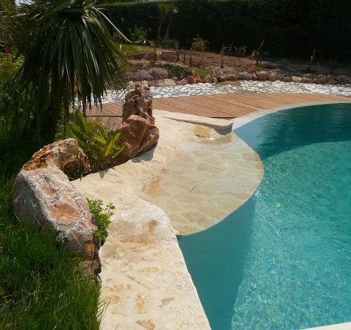 constructeur piscine traditionnelle var