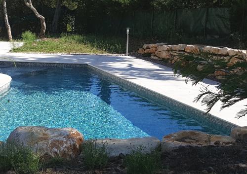 constructeur piscine traditionnelle saint tropez